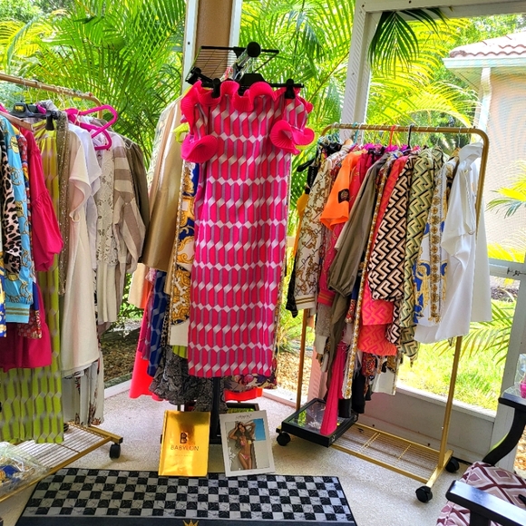 Dresses in fuchsia and lime color "Babylon" fashion Italy 🇮🇹 - Picture 1 of 4